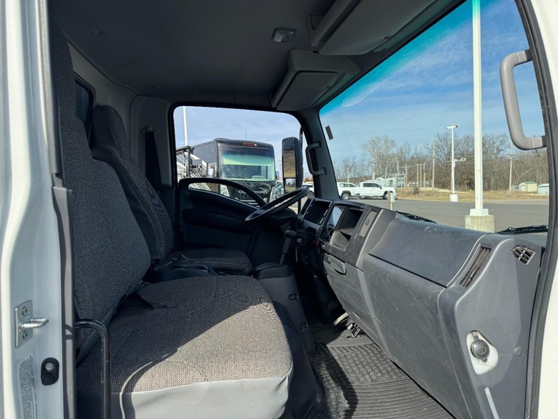 Chevrolet 4500 HG LCF Gas Vehicle Full-screen Gallery Image 07