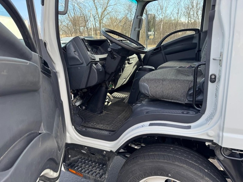 Chevrolet 4500 HG LCF Gas Vehicle Full-screen Gallery Image 10