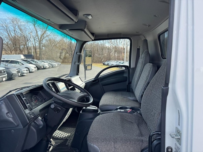 Chevrolet 4500 HG LCF Gas Vehicle Full-screen Gallery Image 11