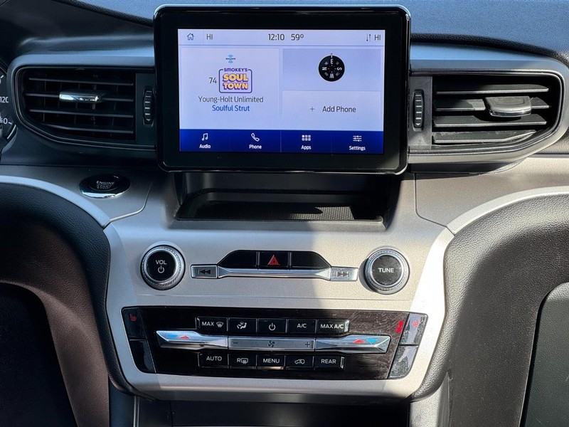 Ford Explorer Vehicle Full-screen Gallery Image 14