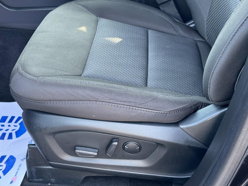 Ford Explorer Vehicle Full-screen Gallery Image 25