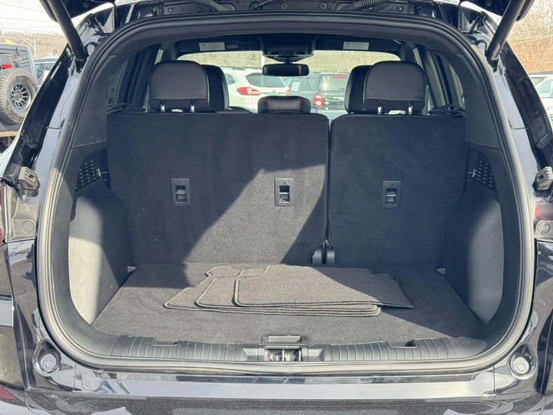 Ford Escape Vehicle Full-screen Gallery Image 05