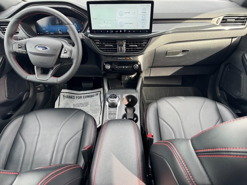 Ford Escape Vehicle Full-screen Gallery Image 11