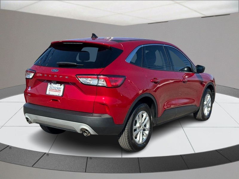 Ford Escape Vehicle Full-screen Gallery Image 03