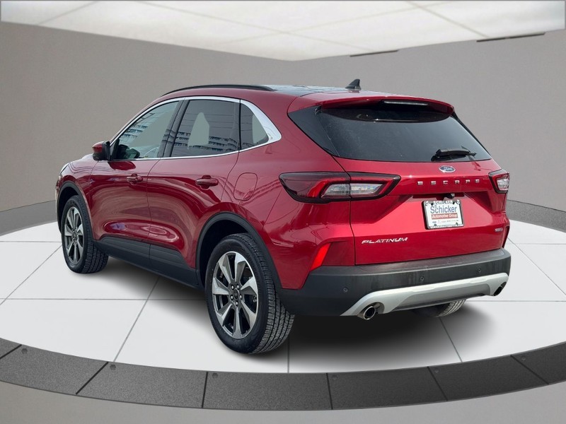 Ford Escape Vehicle Full-screen Gallery Image 06