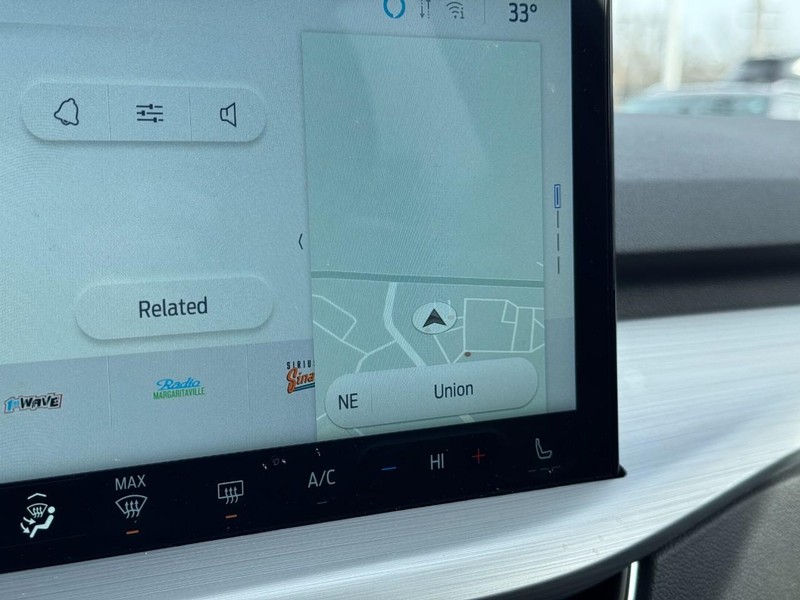 Ford Escape Vehicle Full-screen Gallery Image 20