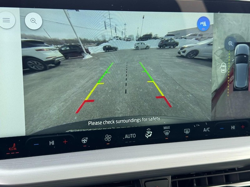 Ford Escape Vehicle Full-screen Gallery Image 21