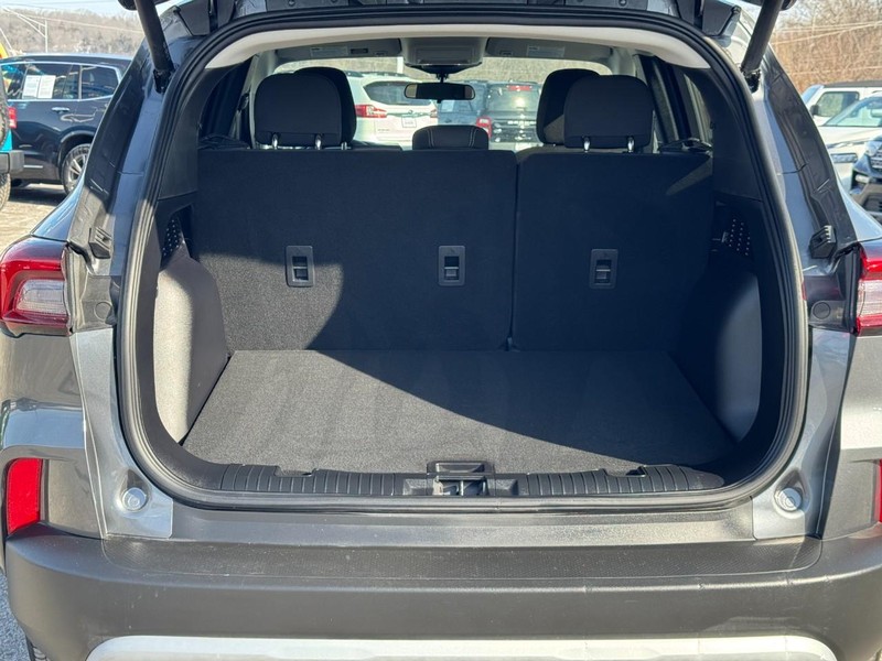 Ford Escape Vehicle Full-screen Gallery Image 05