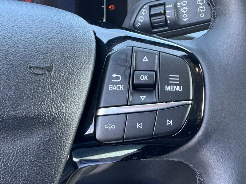 Ford Escape Vehicle Full-screen Gallery Image 19