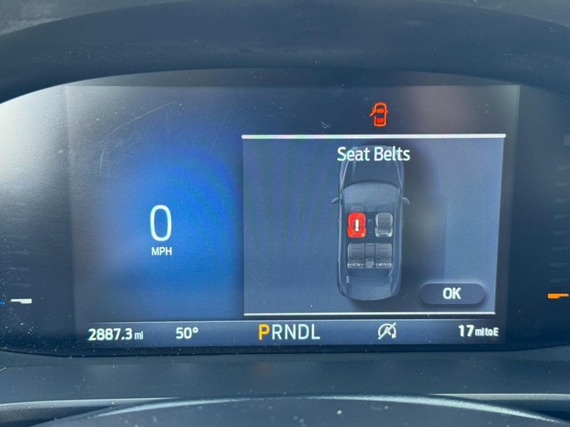 Ford Escape Vehicle Full-screen Gallery Image 20