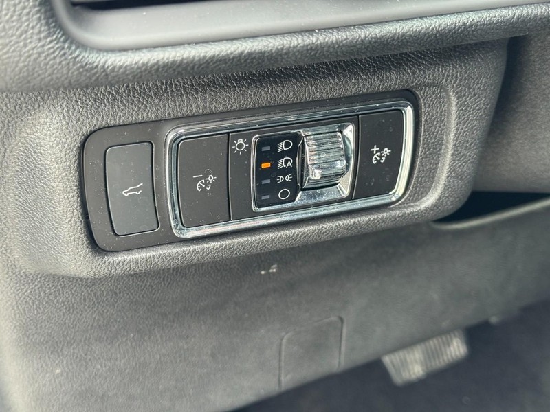 Lincoln Corsair Vehicle Full-screen Gallery Image 17