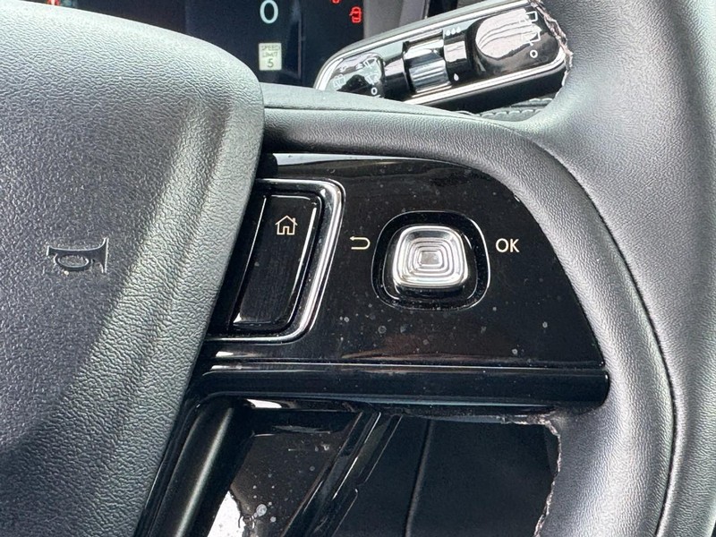 Lincoln Corsair Vehicle Full-screen Gallery Image 19