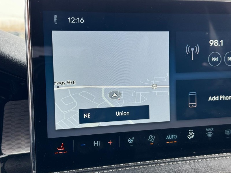 Lincoln Corsair Vehicle Full-screen Gallery Image 21