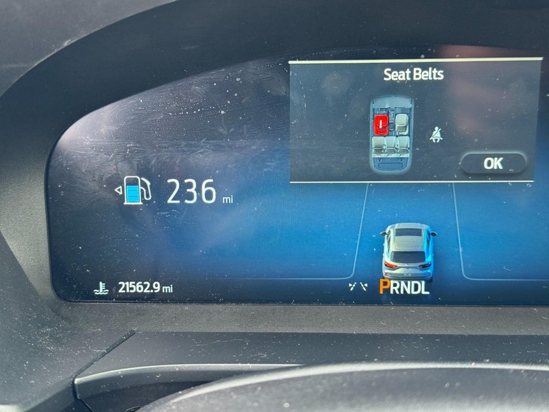 Ford Escape Vehicle Full-screen Gallery Image 20