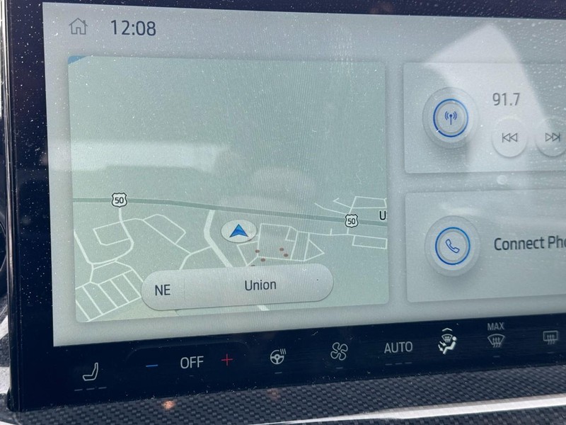 Ford Escape Vehicle Full-screen Gallery Image 21