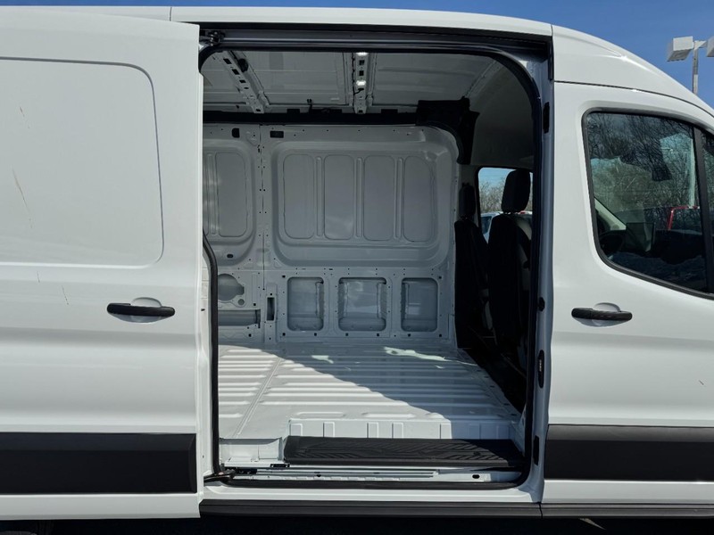 Ford Transit Cargo Van Vehicle Full-screen Gallery Image 06