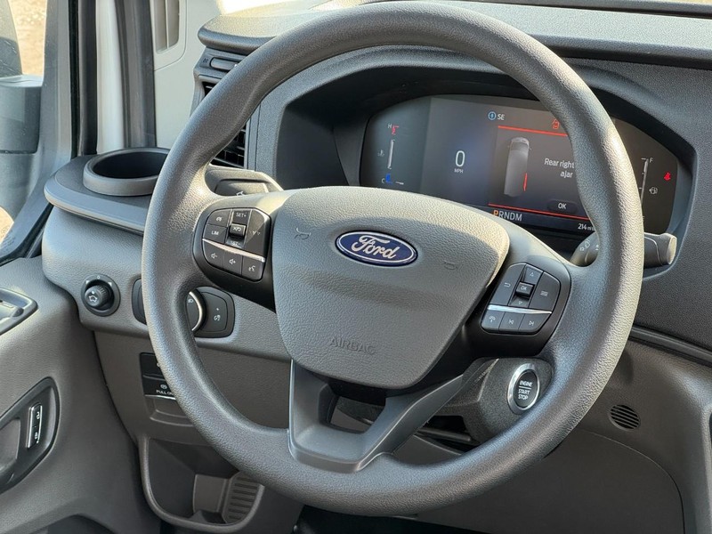Ford Transit Cargo Van Vehicle Full-screen Gallery Image 08
