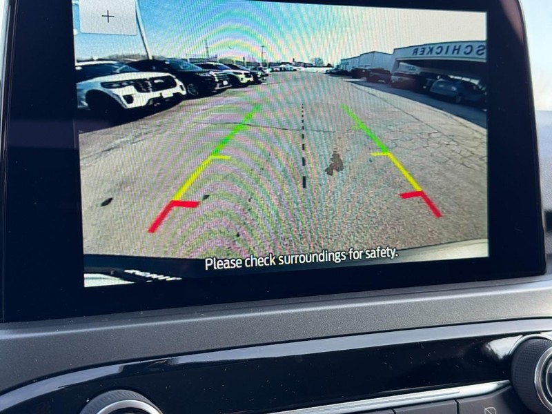 Ford Escape Vehicle Full-screen Gallery Image 16