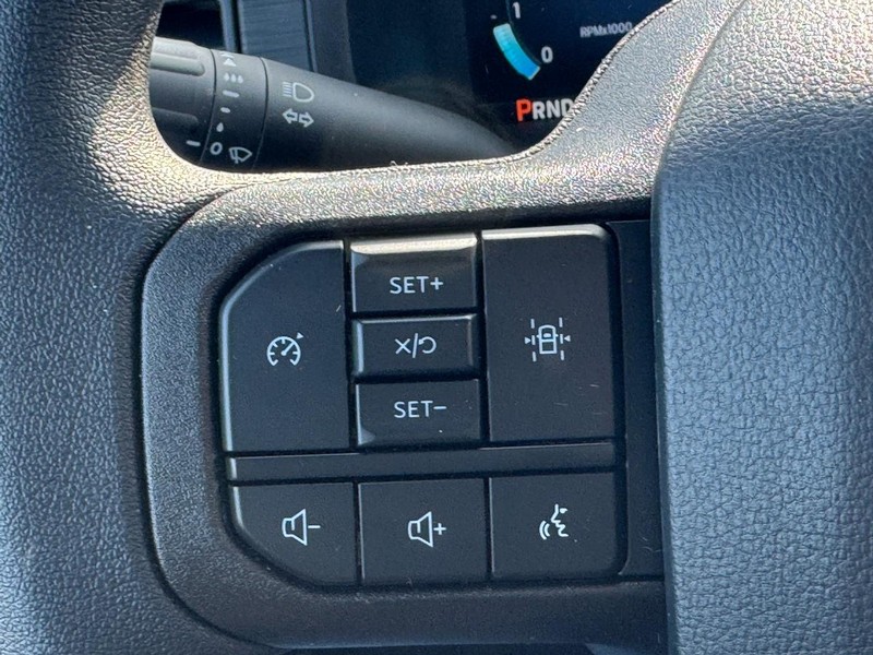 Ford F-150 Vehicle Full-screen Gallery Image 15