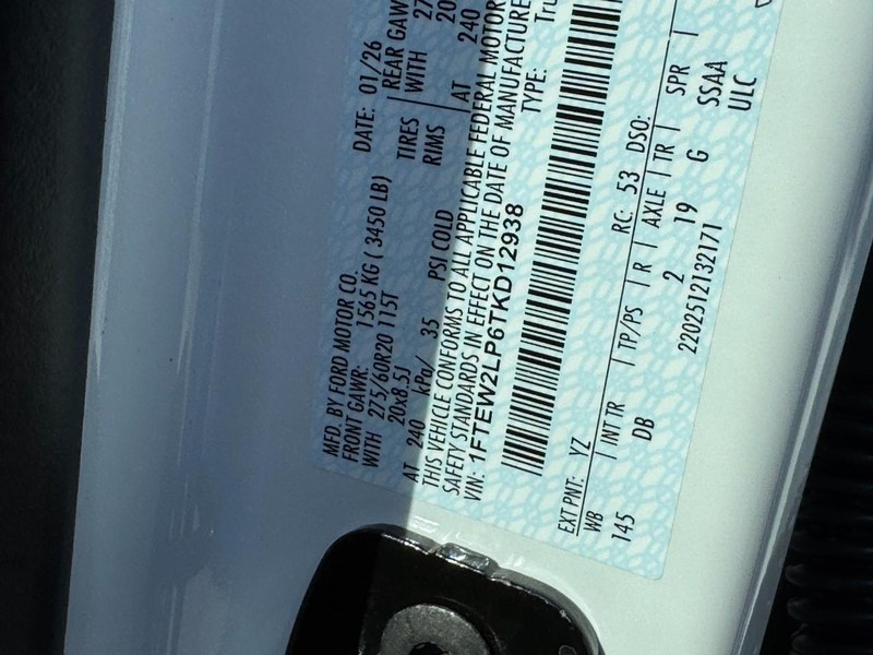 Ford F-150 Vehicle Full-screen Gallery Image 19