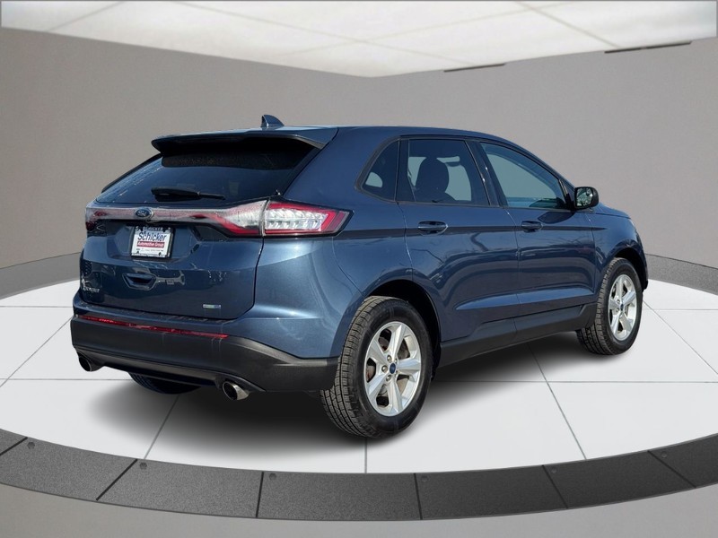 Ford Edge Vehicle Full-screen Gallery Image 03