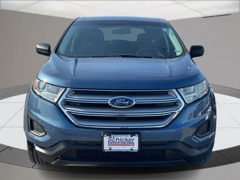 Ford Edge Vehicle Full-screen Gallery Image 09