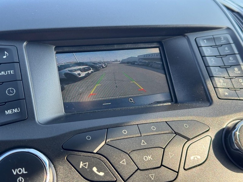 Ford Edge Vehicle Full-screen Gallery Image 21