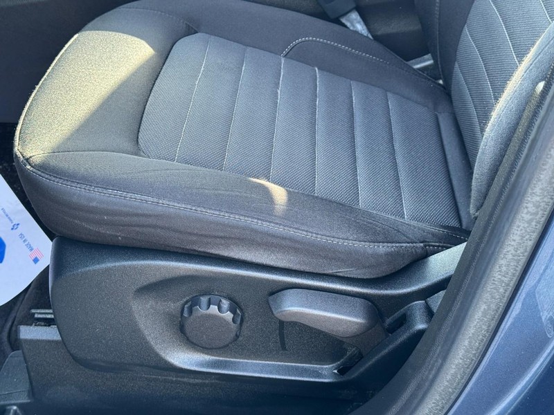 Ford Edge Vehicle Full-screen Gallery Image 23