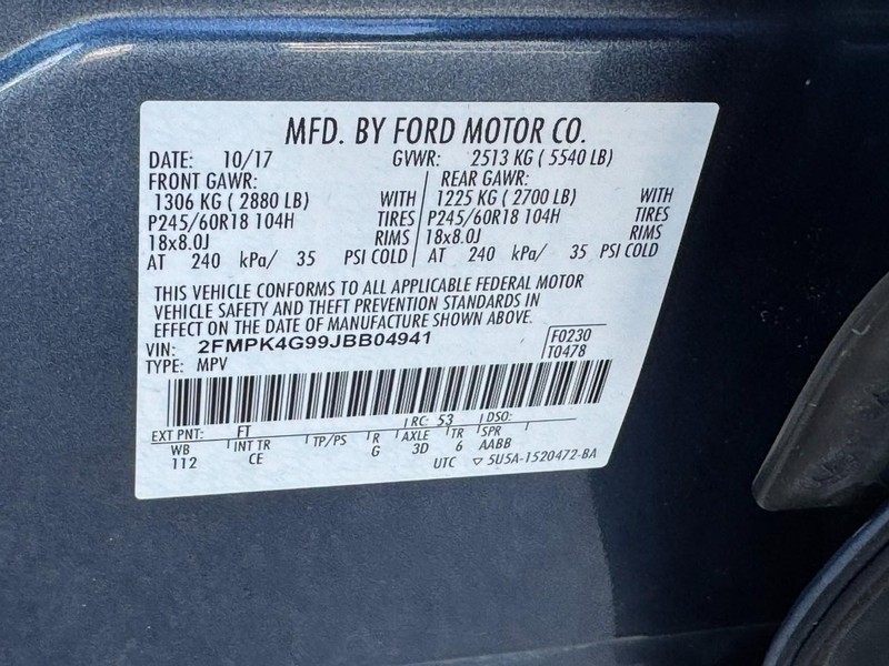 Ford Edge Vehicle Full-screen Gallery Image 24