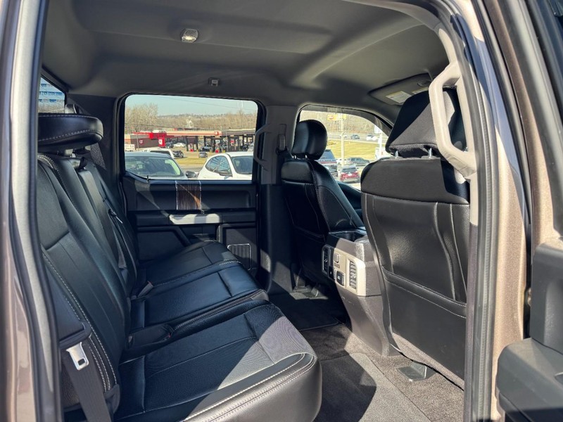 Ford F-150 Vehicle Full-screen Gallery Image 10