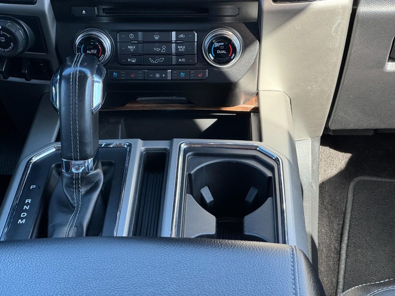 Ford F-150 Vehicle Full-screen Gallery Image 14