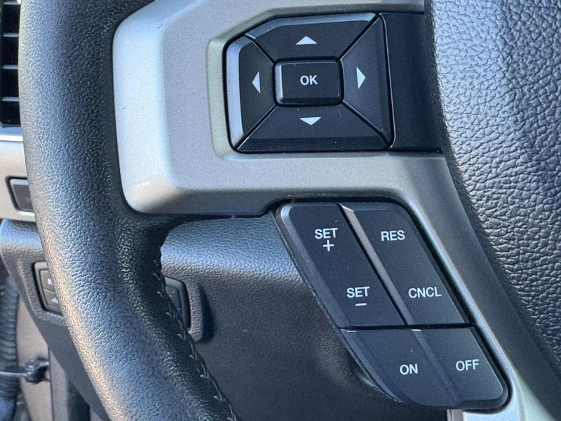 Ford F-150 Vehicle Full-screen Gallery Image 18