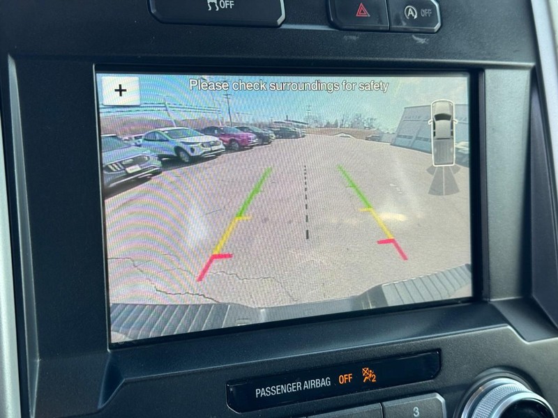 Ford F-150 Vehicle Full-screen Gallery Image 22