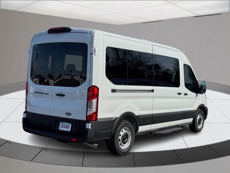 Ford Transit Passenger Wagon Vehicle Full-screen Gallery Image 03