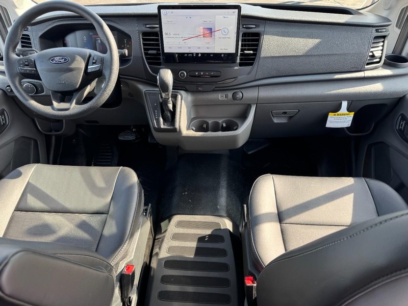 Ford Transit Passenger Wagon Vehicle Full-screen Gallery Image 07