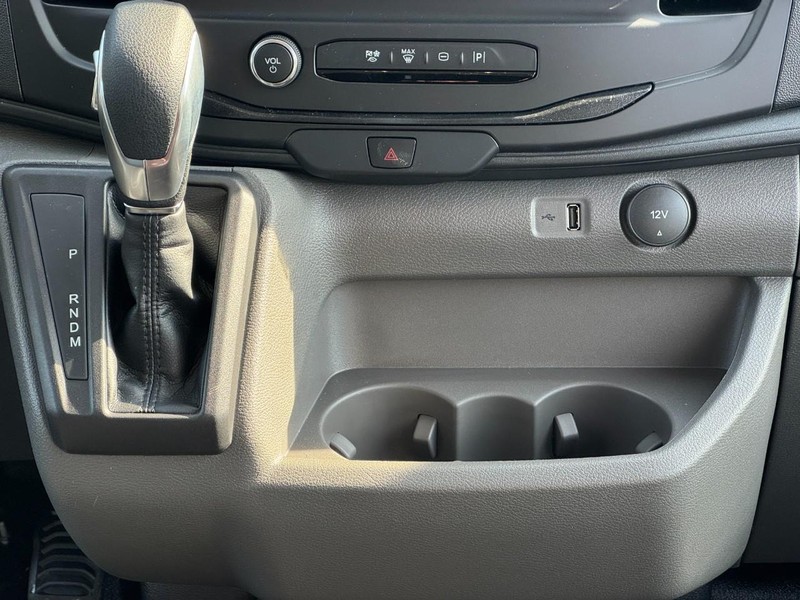 Ford Transit Passenger Wagon Vehicle Full-screen Gallery Image 10