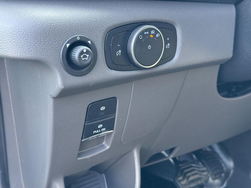 Ford Transit Passenger Wagon Vehicle Full-screen Gallery Image 13