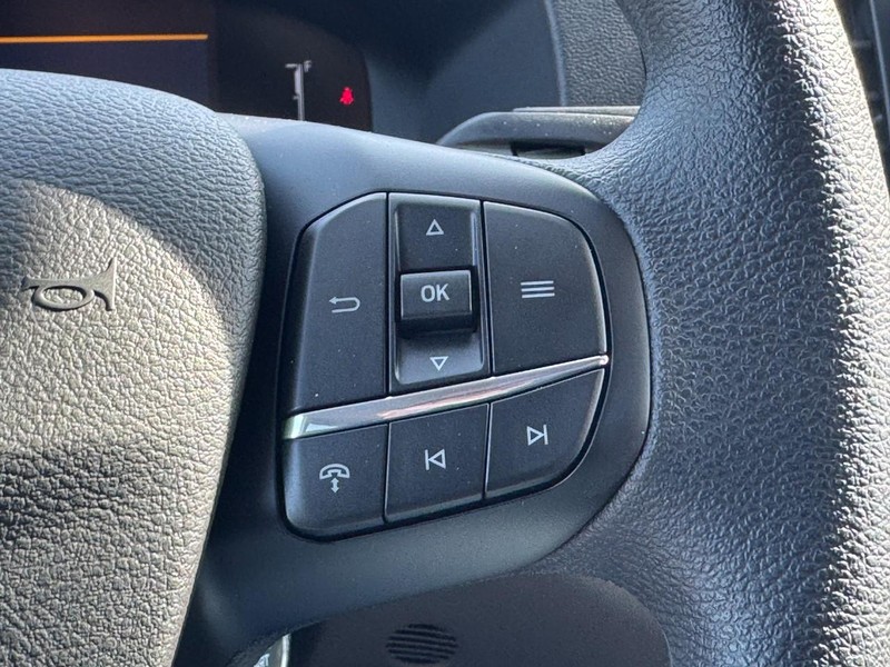 Ford Transit Passenger Wagon Vehicle Full-screen Gallery Image 15