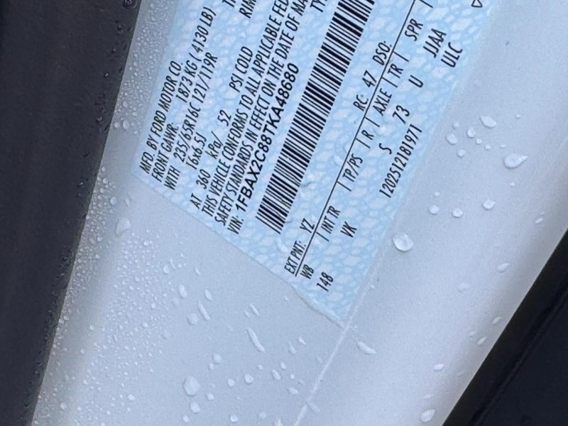 Ford Transit Passenger Wagon Vehicle Full-screen Gallery Image 17