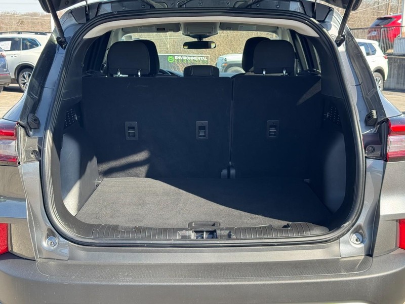 Ford Escape Vehicle Full-screen Gallery Image 05