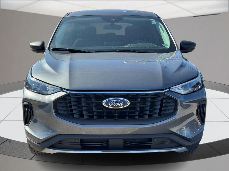 Ford Escape Vehicle Full-screen Gallery Image 09