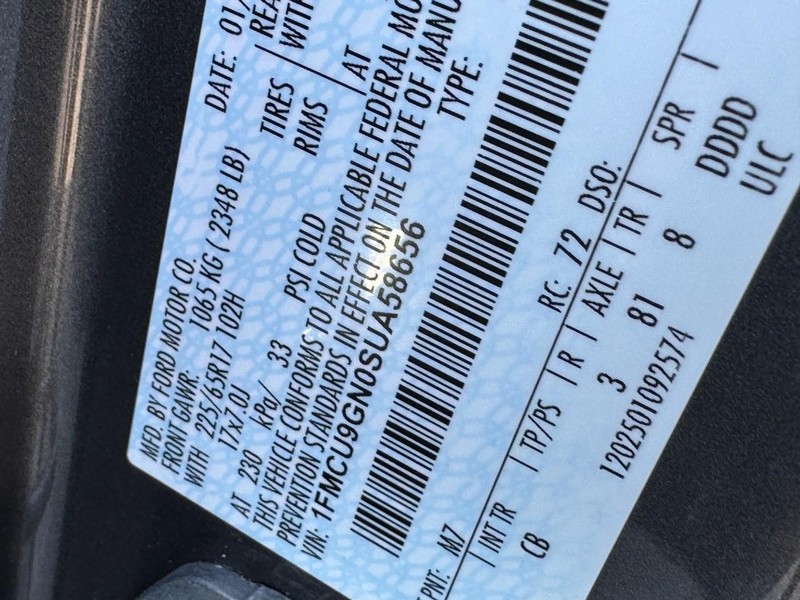 Ford Escape Vehicle Full-screen Gallery Image 25