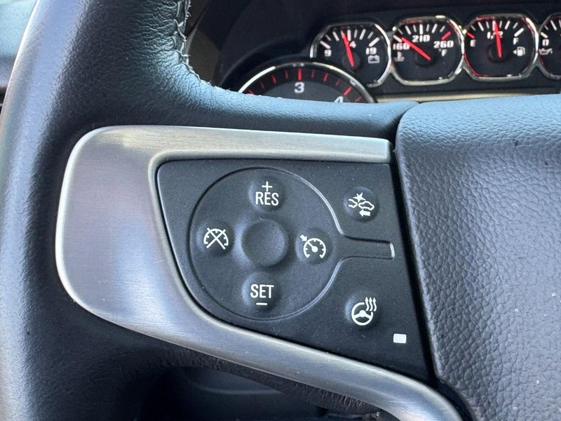 GMC Yukon XL Vehicle Full-screen Gallery Image 18