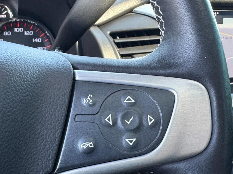 GMC Yukon XL Vehicle Full-screen Gallery Image 19