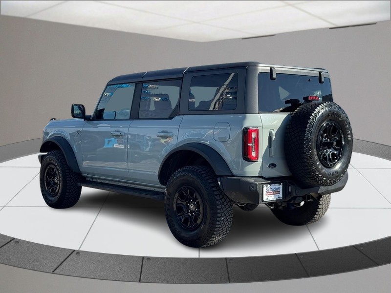 Ford Bronco Vehicle Full-screen Gallery Image 04