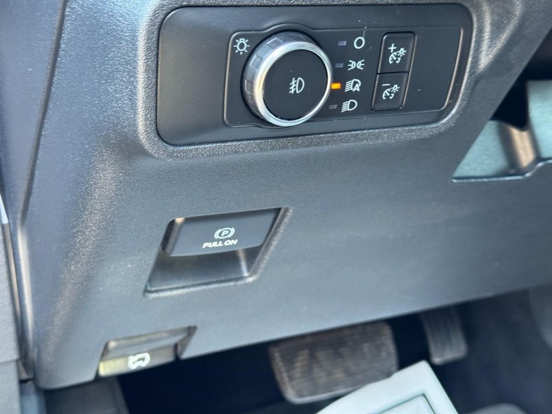 Ford Bronco Vehicle Full-screen Gallery Image 16