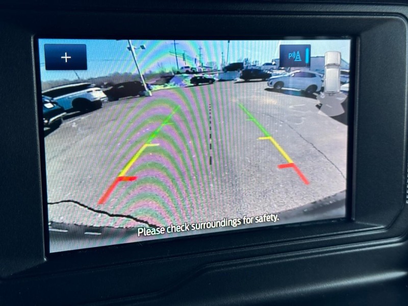 Ford Bronco Vehicle Full-screen Gallery Image 21