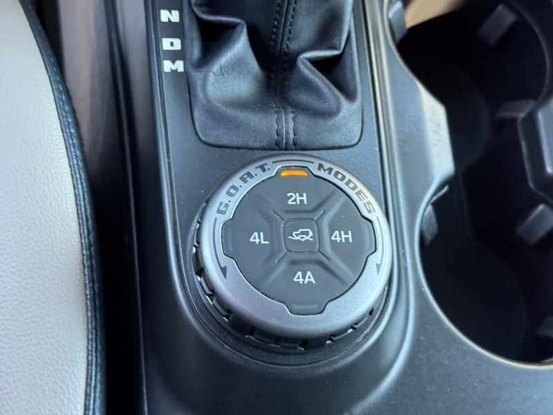 Ford Bronco Vehicle Full-screen Gallery Image 23