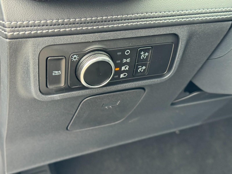 Ford Mustang Vehicle Full-screen Gallery Image 11