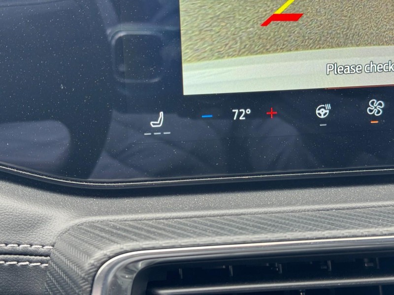 Ford Mustang Vehicle Full-screen Gallery Image 15